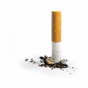 Des cheveux dans les cigarettes de contrefaçon