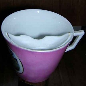 Une tasse pour les moustachus