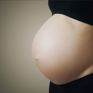 Coiffeuse et future maman à la fois, soyez vigilante !