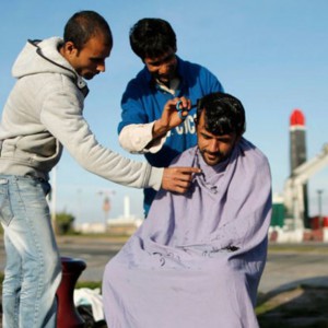 La coiffure dans la jungle de Calais