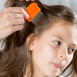 Un salon de coiffure spécialisé dans les poux !