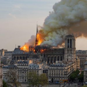 Une coiffeuse se mobilise pour Notre-Dame de Paris